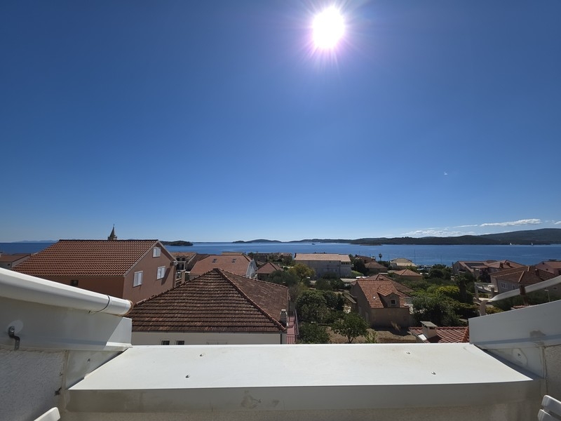 Appartement sous les combles avec vue mer à Orebic, presqu'île de Peljesac