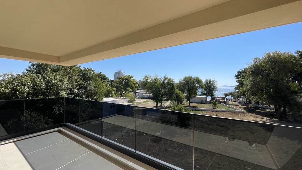 Terrasse avec vue en direction de la plage