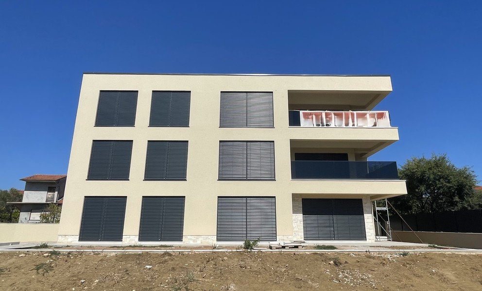 Immeuble de trois appartements vu de face