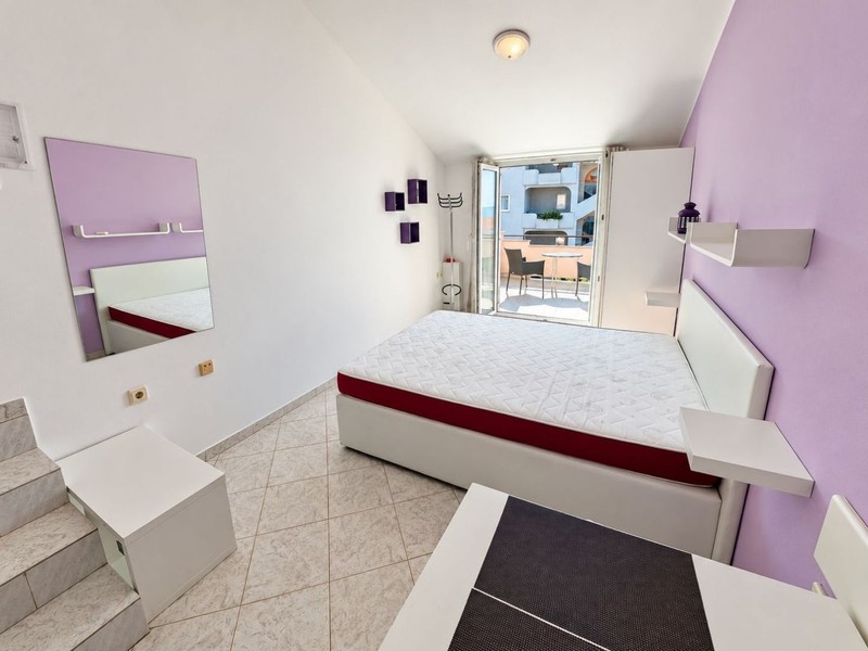 Espace jour et nuit avec lit double