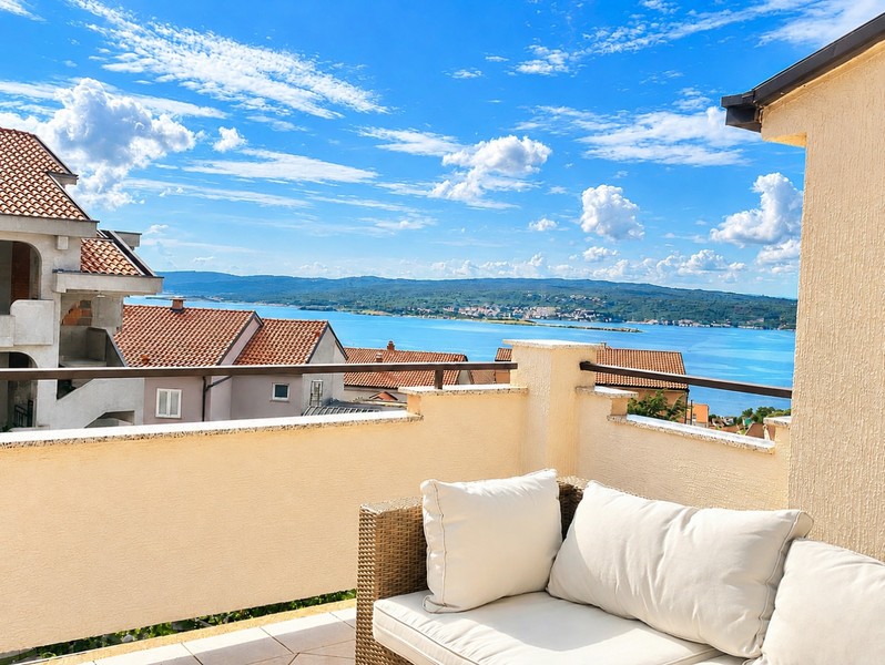 Appartement avec vue mer et terrasse à Crikvenica