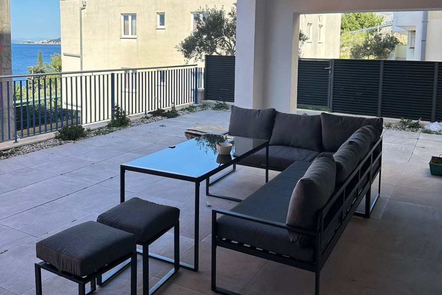 Appartement avec terrasse et vue mer à Omis