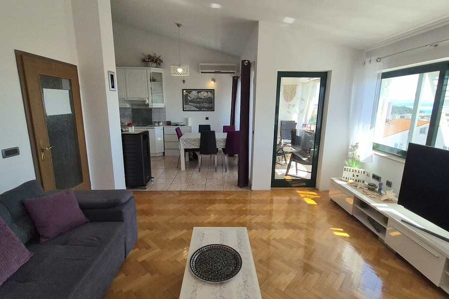 Séjour ouvert avec parquet