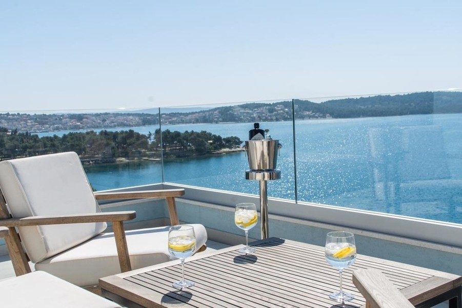 Penthouse avec vue mer sur l'île de Ciovo près de Trogir