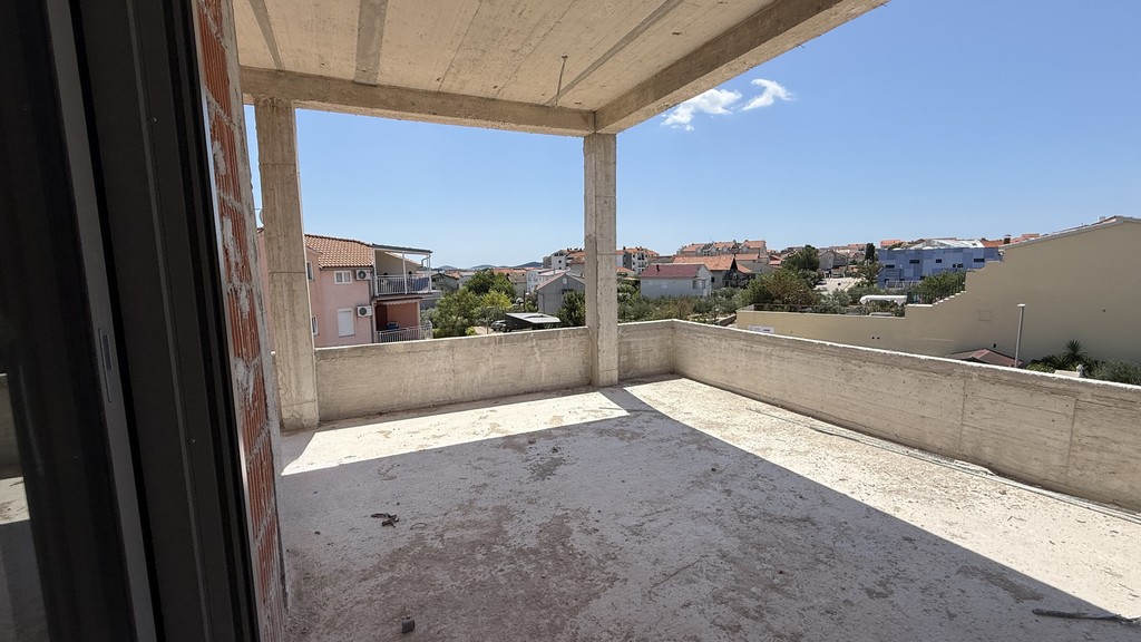 Terrasse avec vue sur le voisinage