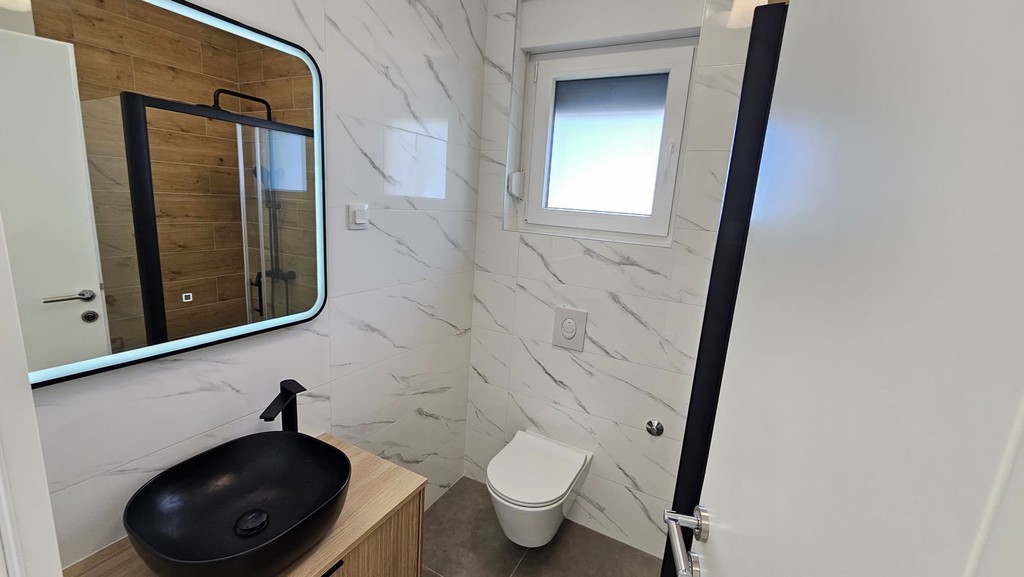 Lavabo avec vasque noire