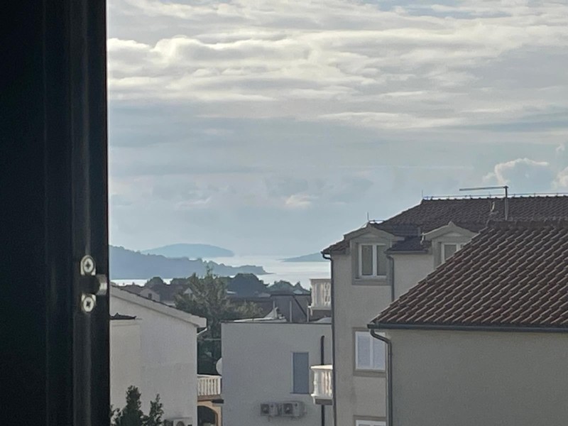 Appartements neufs avec vue sur la mer et piscine à Vodice