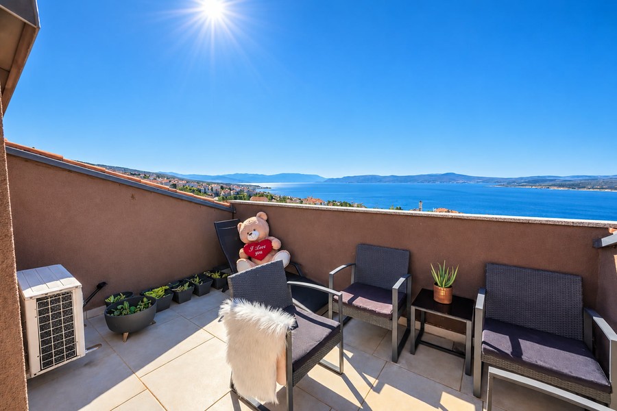 Appartement avec terrasse et vue mer à Crikvenica
