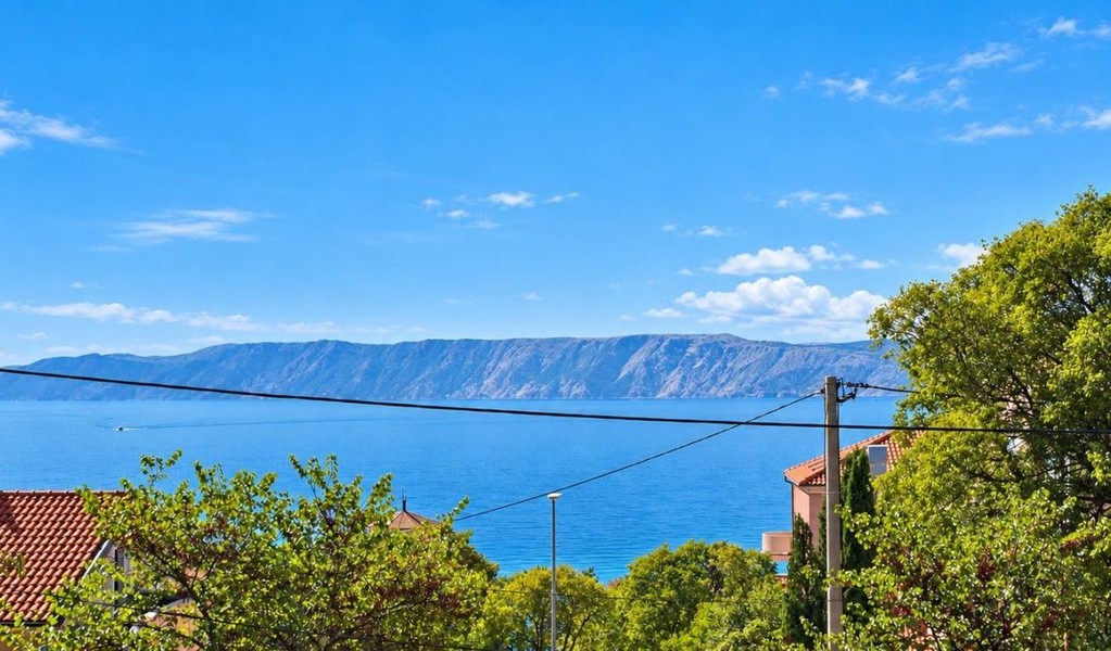 Appartement avec jardin et vue mer à Novi Vinodolski