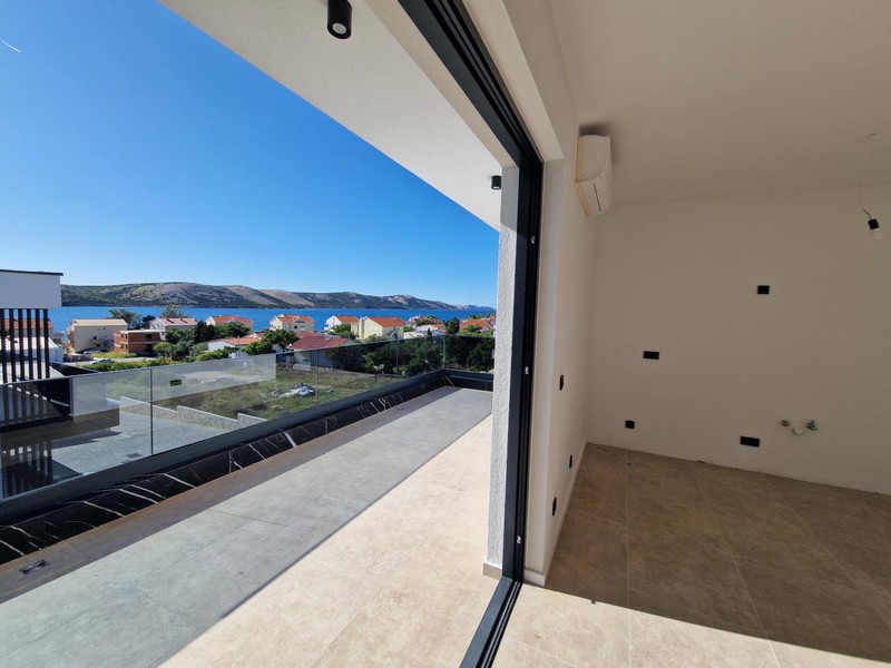 Loggia avec vue sur la mer
