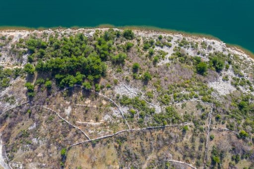 Terrains en bord de mer en Croatie à vendre.