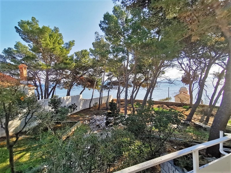 Beau terrain constructible avec vue mer en Croatie - Panorama Scouting G413.
