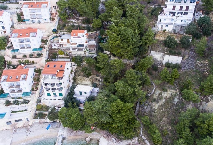 Terrain avec vue mer près d'Omis - Dalmatie - G430