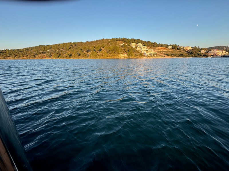 Terrain constructible au bord de l'eau à vendre en Croatie - Panorama Scouting.