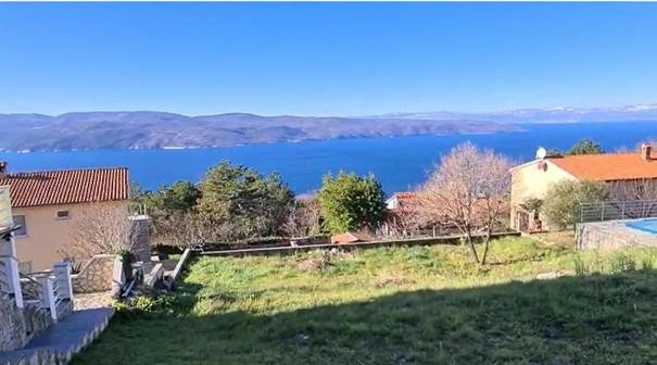 Terrain constructible avec vue mer à vendre en Istrie.