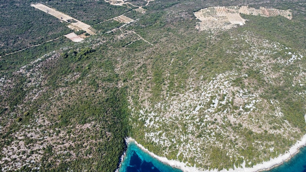 Terrain en bord de mer en Croatie.