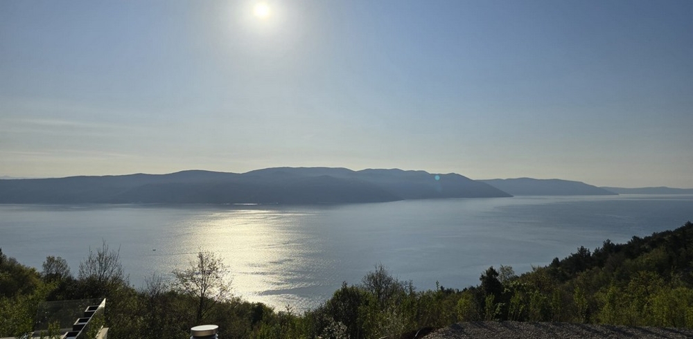 Vue mer du bien G482 près de Plomin en Croatie - Panorama Scouting.