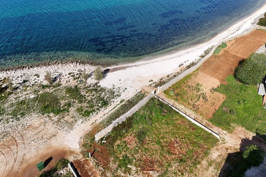 Terrain à bâtir G488 en 1re ligne sur la mer.