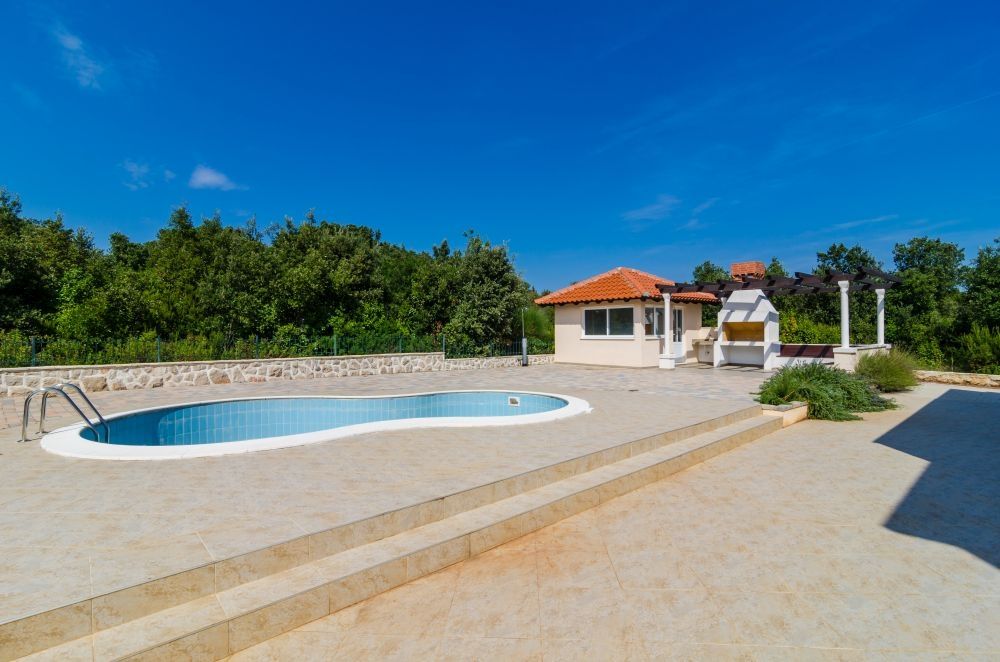 Villa avec piscine en Croatie à vendre.