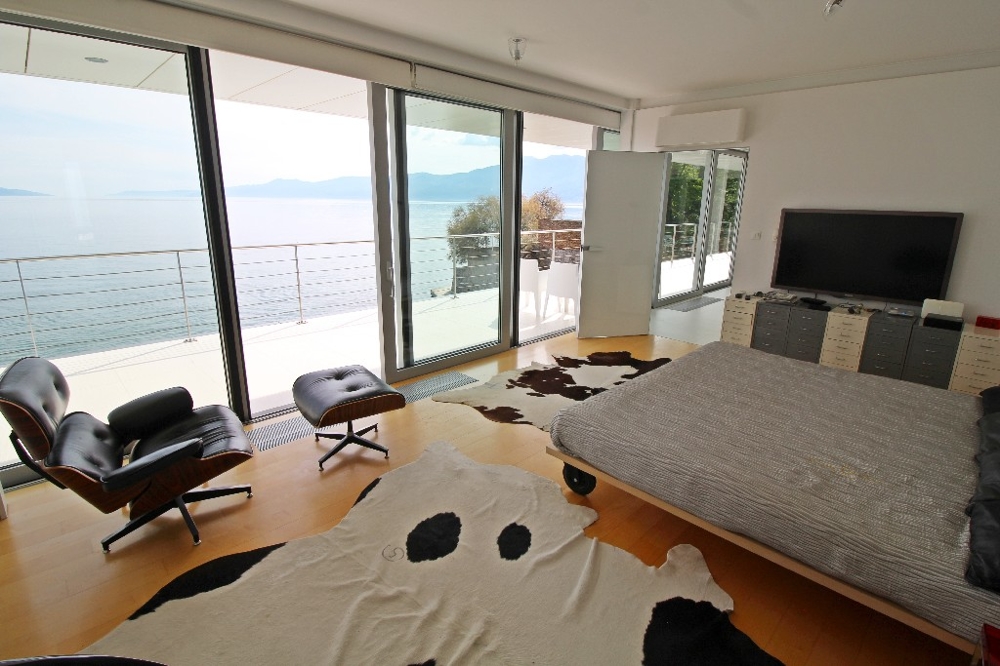 Vue sur la mer depuis la chambre de la villa H1154 à Rijeka, Croatie.