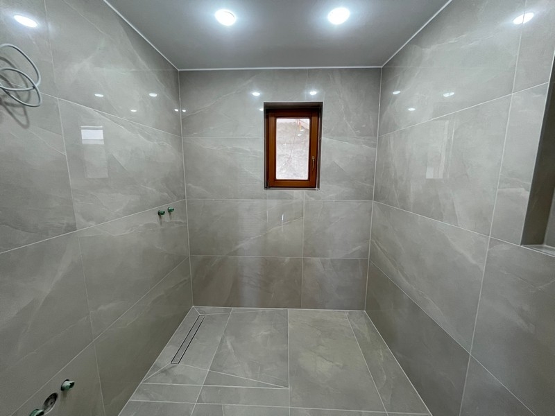 Salle de bains moderne.