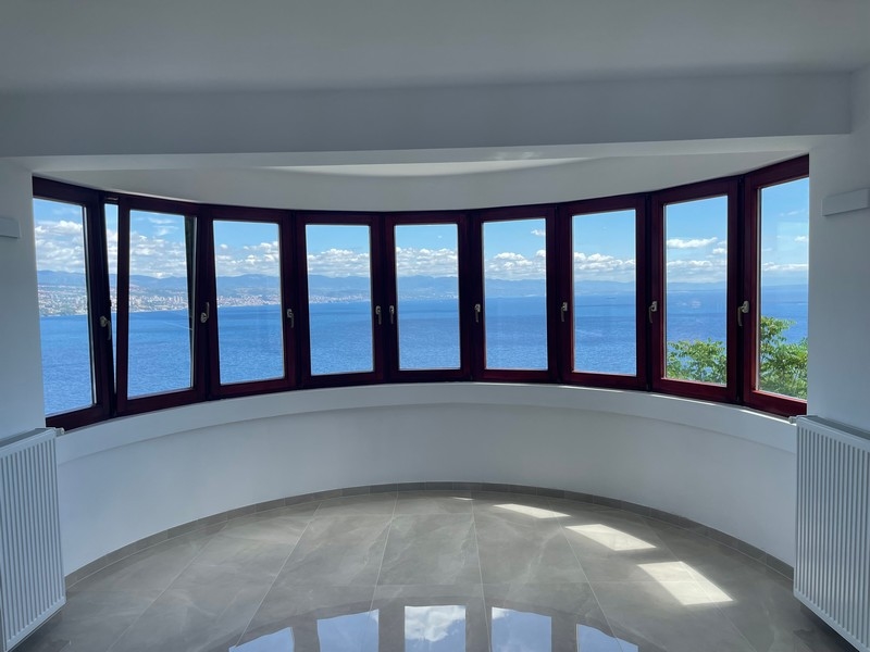 Mobilier de qualité dans un séjour en Croatie.