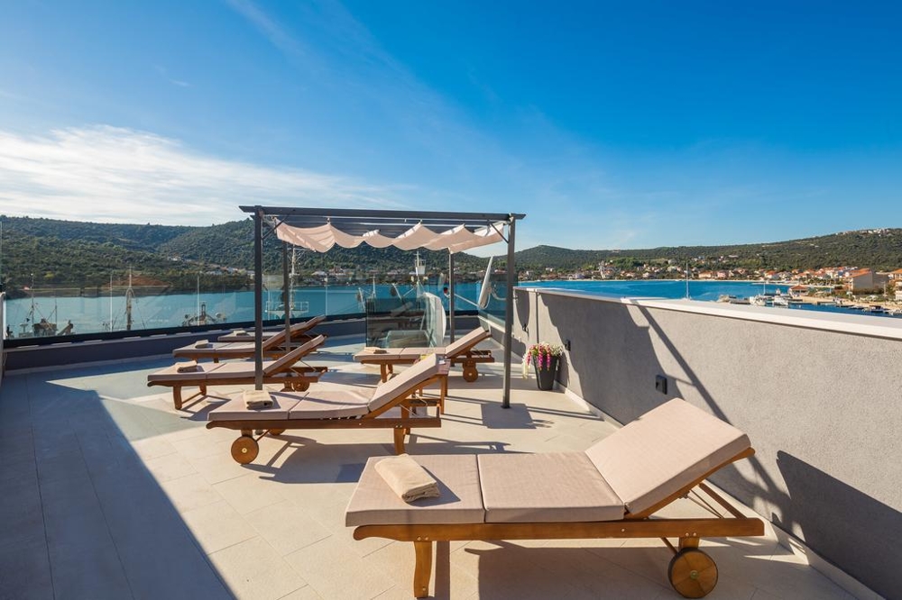 Biens avec toit-terrasse en bord de mer - Panorama Scouting.