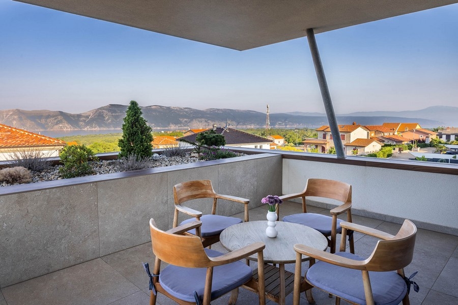 Terrasse avec belle vue mer.