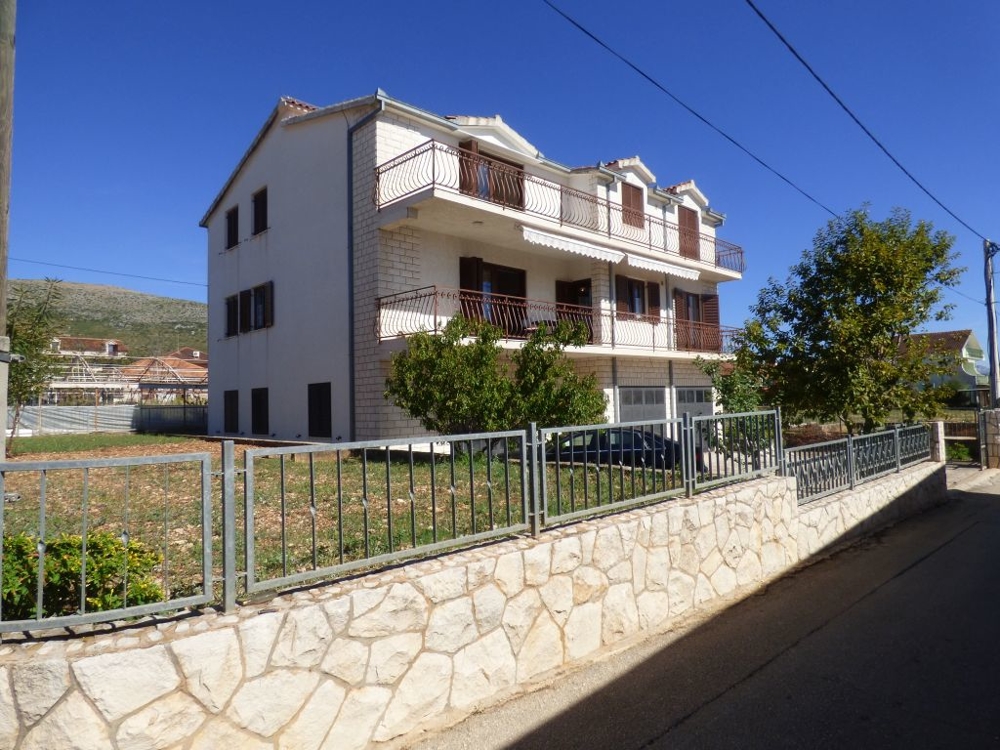 Maison à vendre dans la région de Trogir, Croatie.