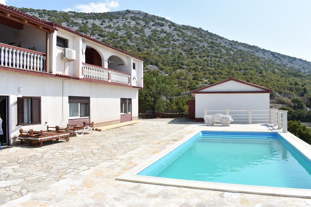 Maison à vendre avec vue mer panoramique en Croatie, région de Karlobag, golfe du Kvarner.