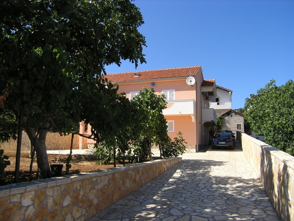 Accès au bien H1260 près de Zadar en Croatie.