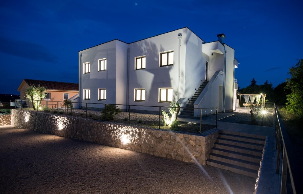 Arrière de la villa H1283 dans la région de Krk en Croatie.