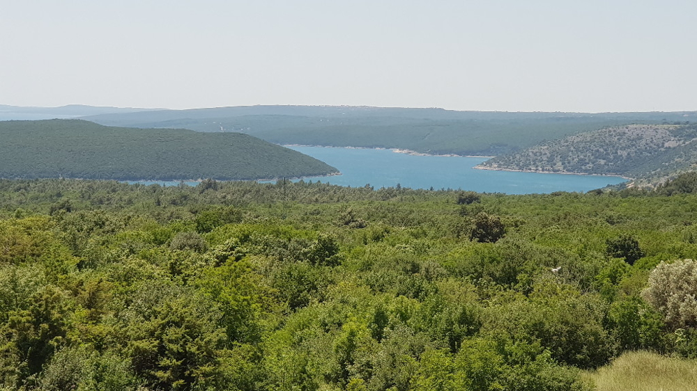 Vue mer de la maison en pierre H1413 dans la région de Rabac / Labin, Istrie.