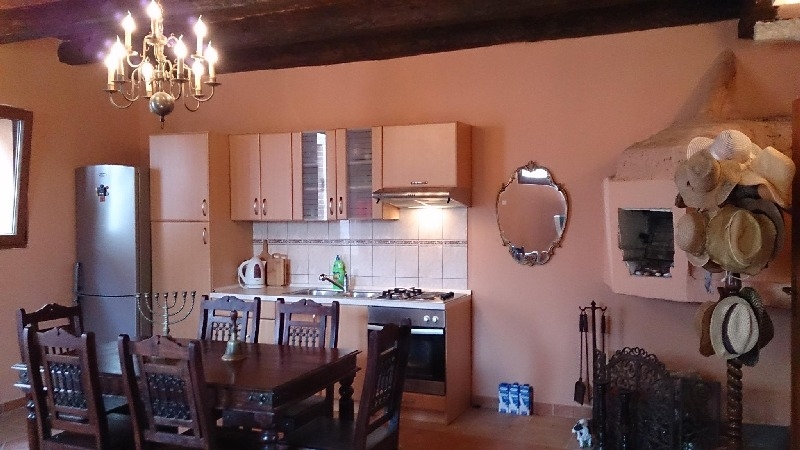 Cuisine avec coin repas du bien H1592 - maison individuelle à vendre en Croatie.