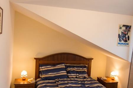 Autre chambre sous les combles avec fenêtre - maison à vendre en Croatie.
