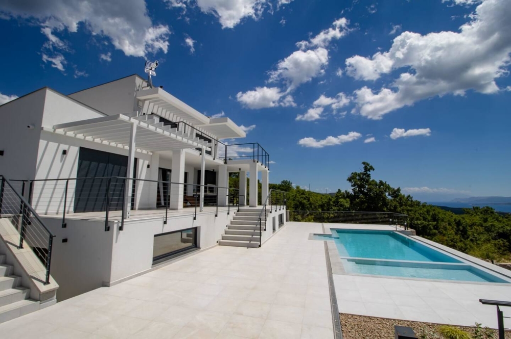 Terrasse de la villa H1647, à vendre près de Crikvenica en Croatie - Panorama Scouting Immobilier.