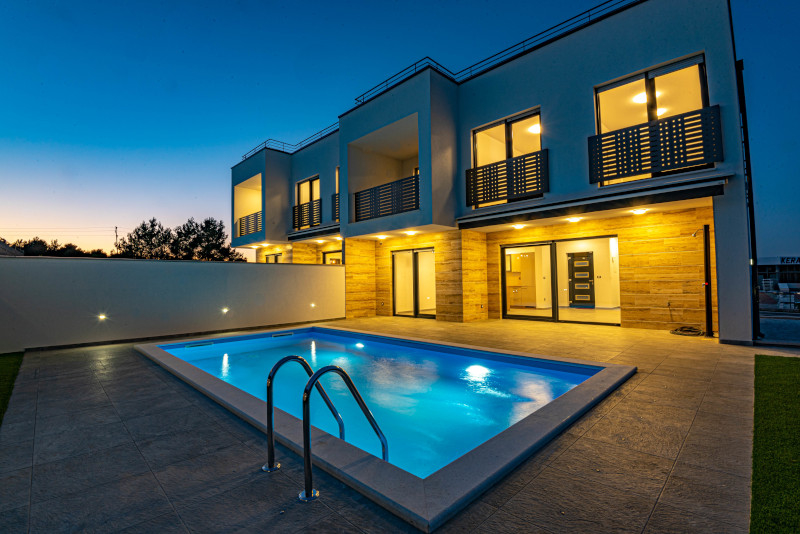 Villa neuve avec piscine en Croatie à vendre - Panorama Scouting.