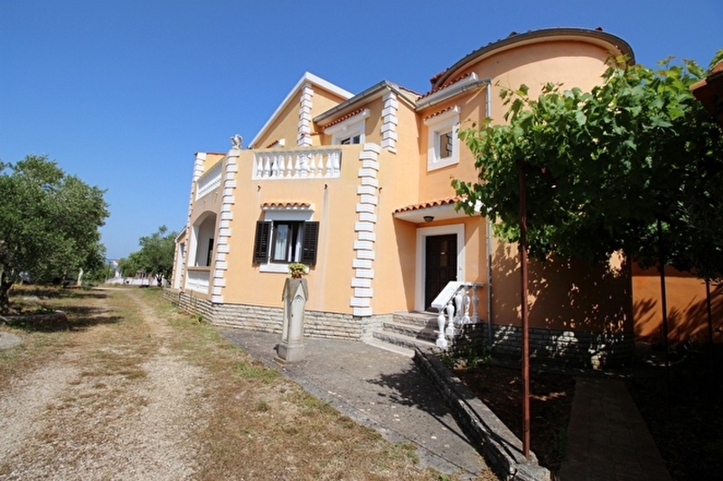 Maison méditerranéenne sur l'île d'Ugljan en Croatie à vendre - Panorama Scouting Immobilier.