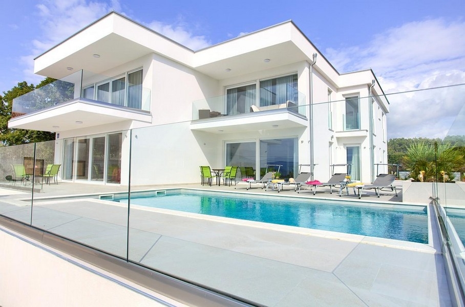 Villa moderne sur l'île de Krk en Croatie à vendre - Panorama Scouting Immobilier.