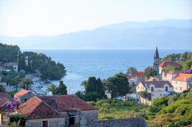 Maison méditerranéenne avec vue mer sur l'île de Brac en Croatie à vendre - Panorama Scouting.