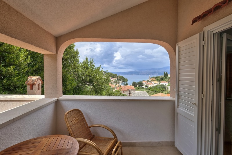 Vue mer depuis l'étage supérieur de la villa H1905, île de Brac, Croatie.