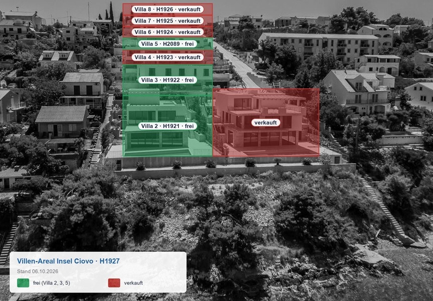 Vue aérienne de l'ensemble de villas avec villas disponibles et vendues sur Ciovo