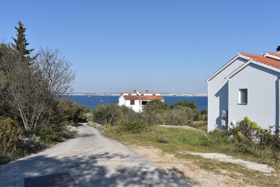 Emplacement calme près de la côte