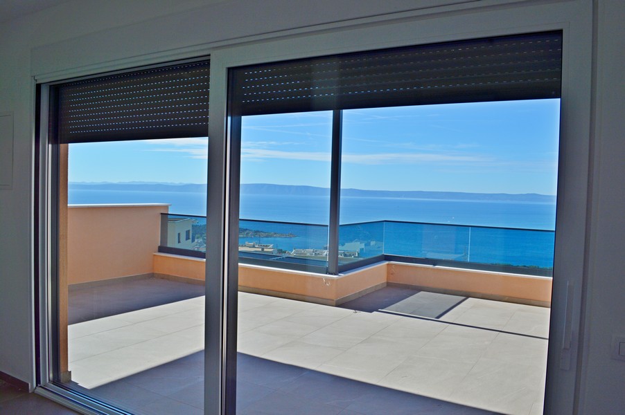 Toit-terrasse avec belle vue mer du bien H2147 à Makarska.
