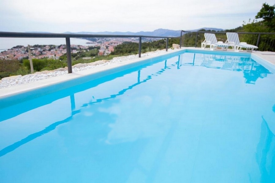 Piscine de la villa H2154.