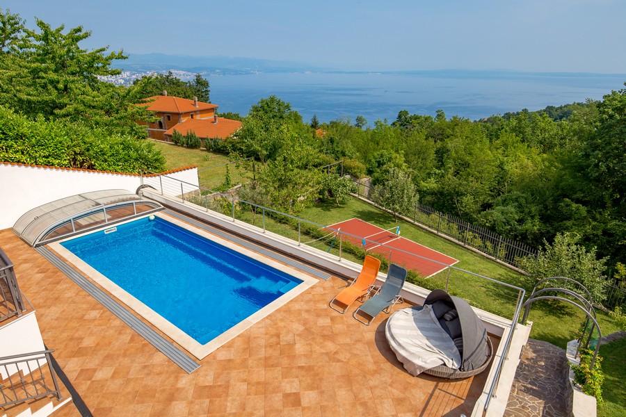Villa avec piscine et vue mer dans un lieu calme sur la Riviera d'Opatija