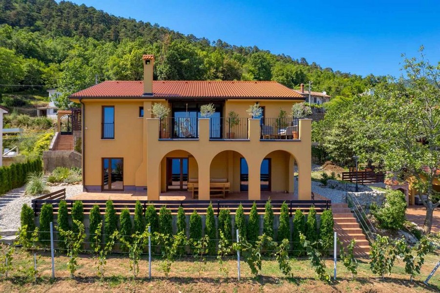 Villa toscane avec jardin dans un cadre méditerranéen à Icici, Opatija