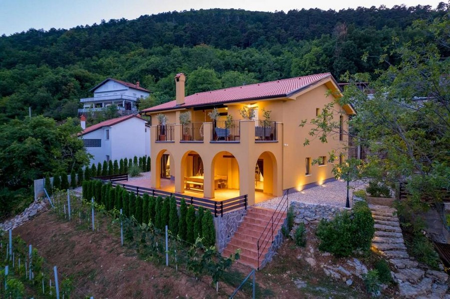 Villa méditerranéenne avec jardin et piscine