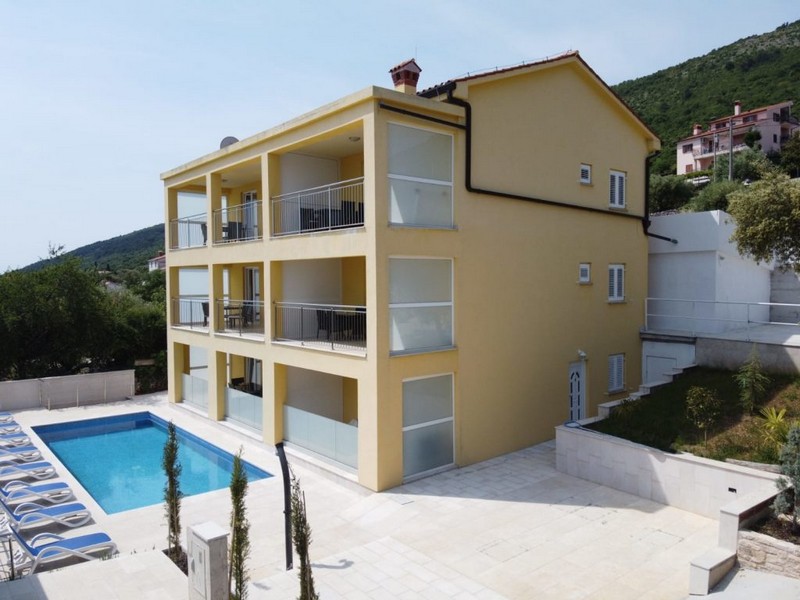 Résidence d'appartements avec piscine et terrasses en Istrie