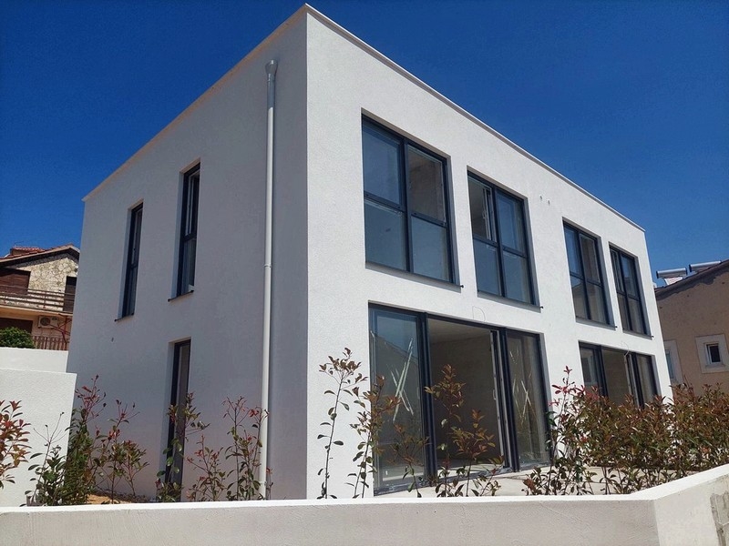 Maison jumelée moderne avec toit-terrasse à Tisno